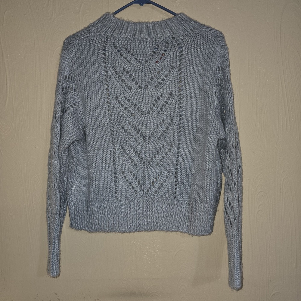 NWT Guess cable knit Chunky gray  sweater Womens Medium - Picture 2 of 8